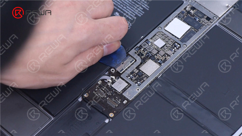 Fix iPad Pro Not Turning On By Replacing Connectors
